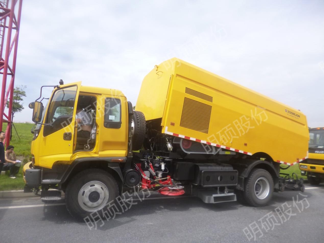 掃路車(chē)出口裝船解決方案