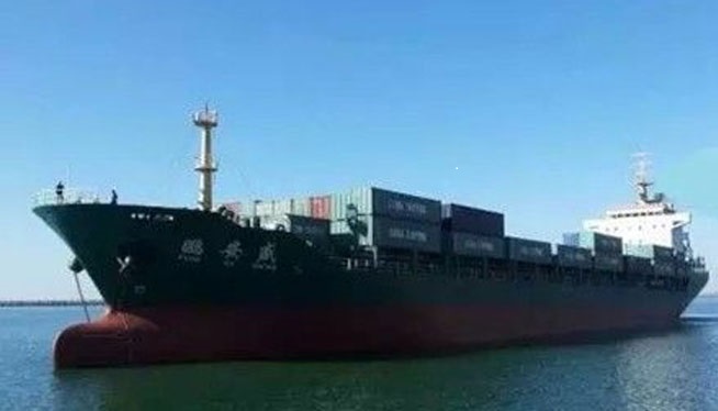 集裝箱船“鵬安盛”遇惡劣天氣，31個集裝箱落水丟失